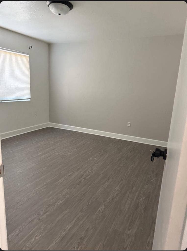 $1000 room for rent