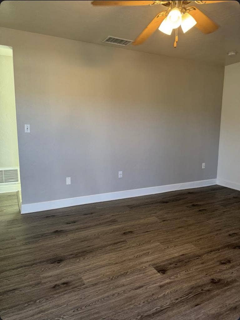 $1000 room for rent