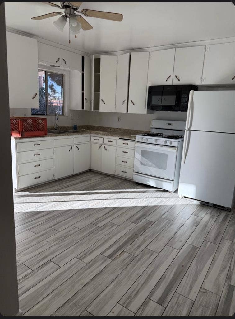$1000 room for rent