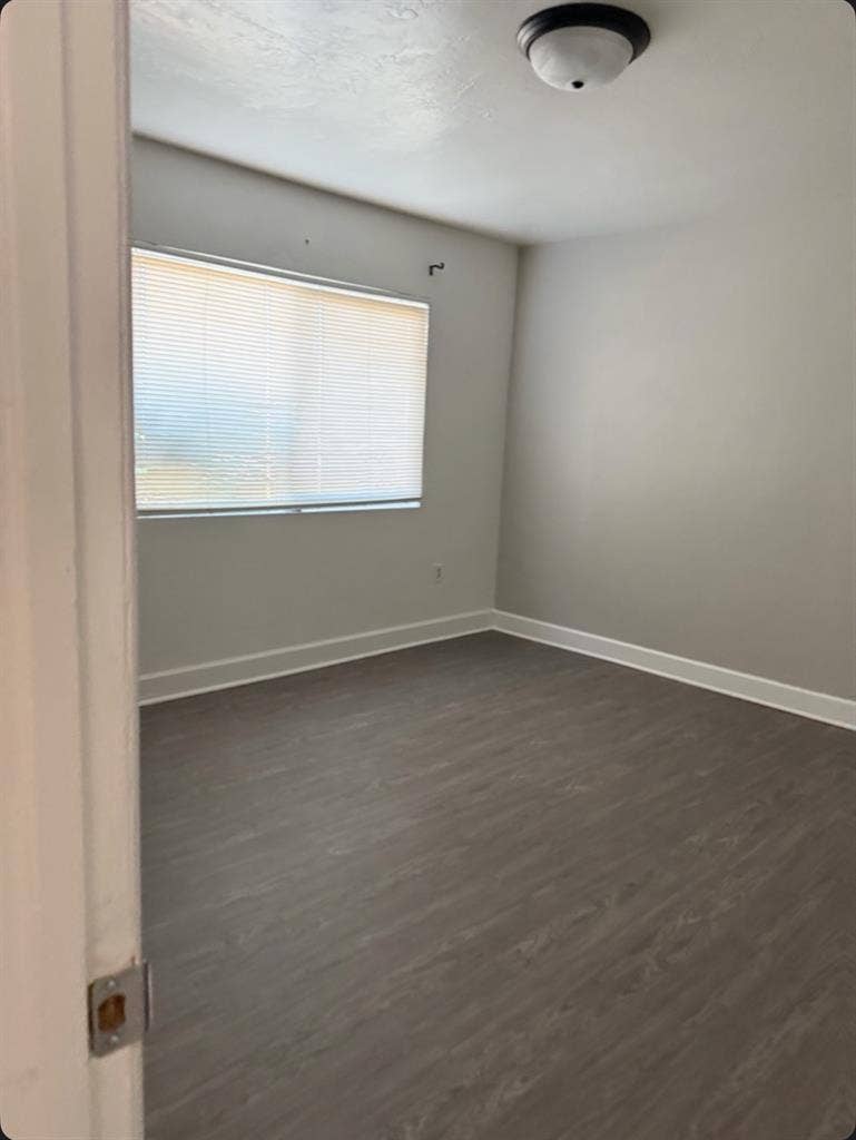 $1000 room for rent