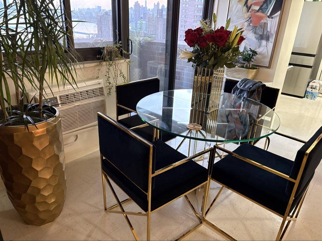 🌟 LUXURY MASTER BEDROOM for RENT