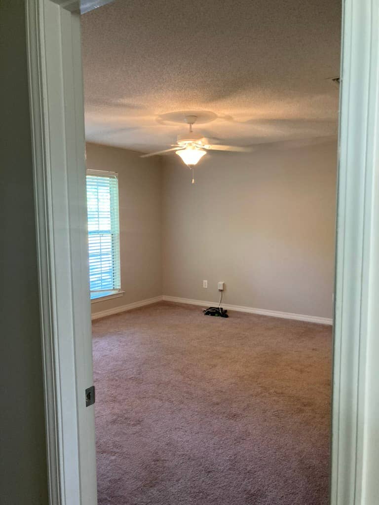 Room for Rent in Home