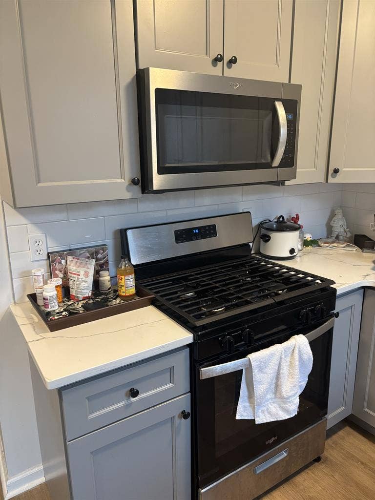 Looking for a clean roommate