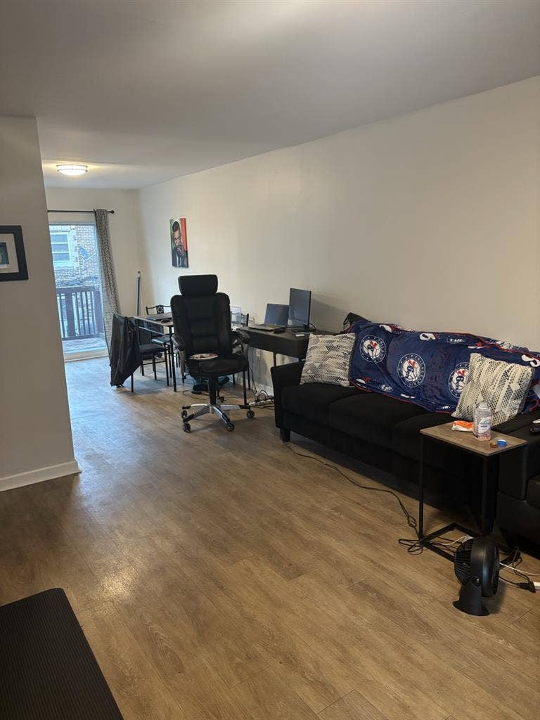 Looking for a clean roommate