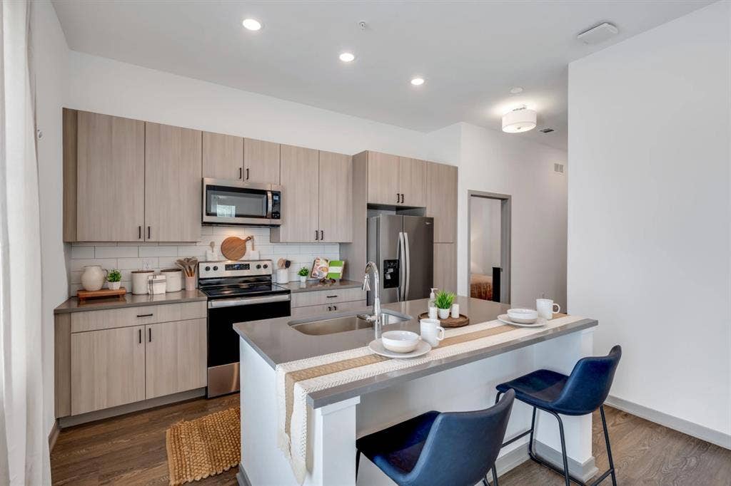 1 ROOMMATE NEEDED