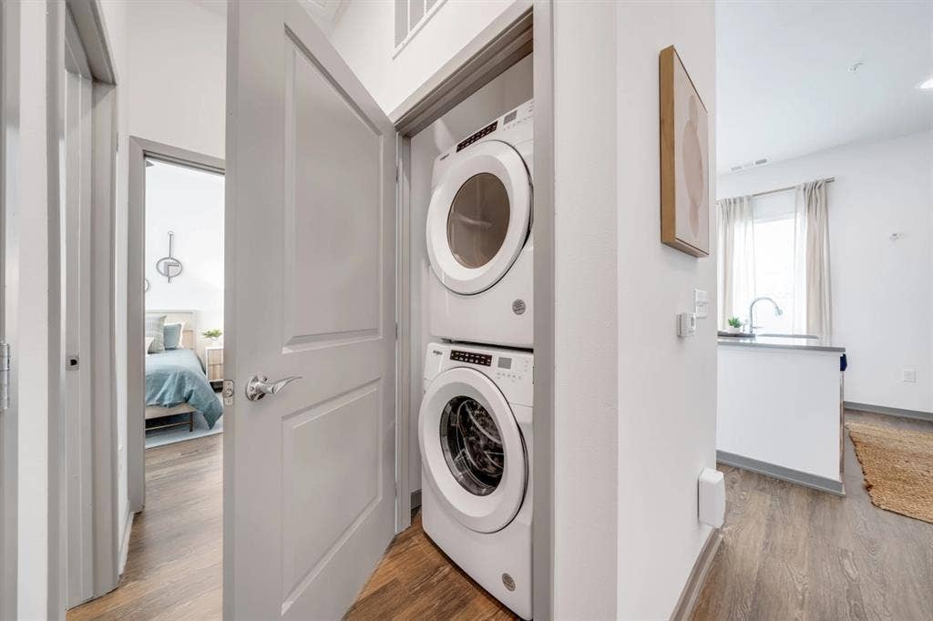1 ROOMMATE NEEDED