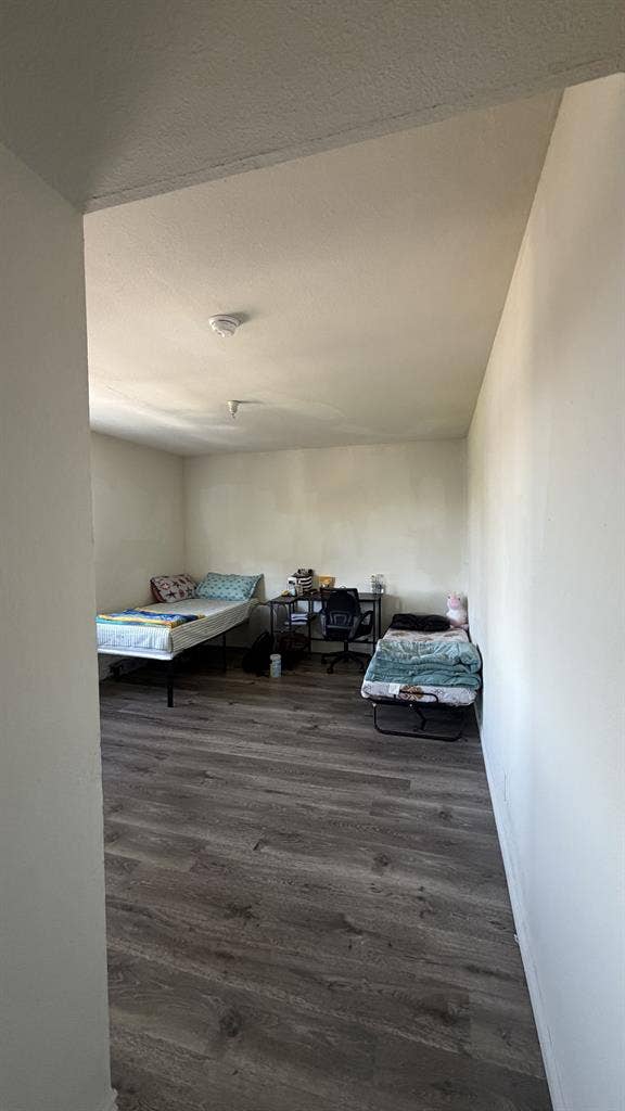 Place around USC (Reduced rent)