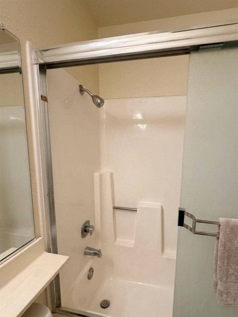 Place around USC (Reduced rent)