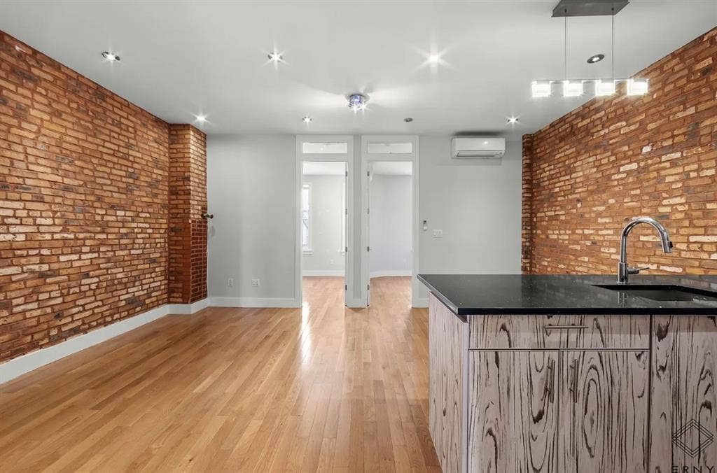 2 bedrooms available in Bushwick