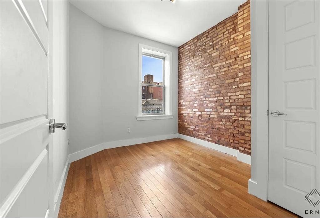 2 bedrooms available in Bushwick
