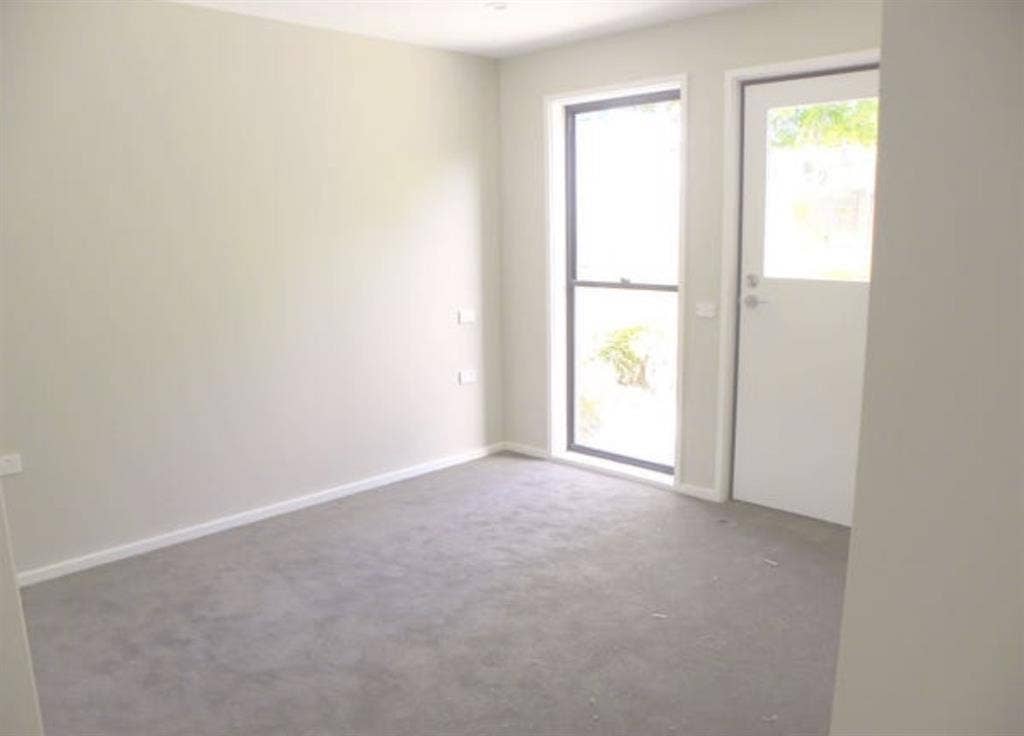 Roommate wanted, Box Hill