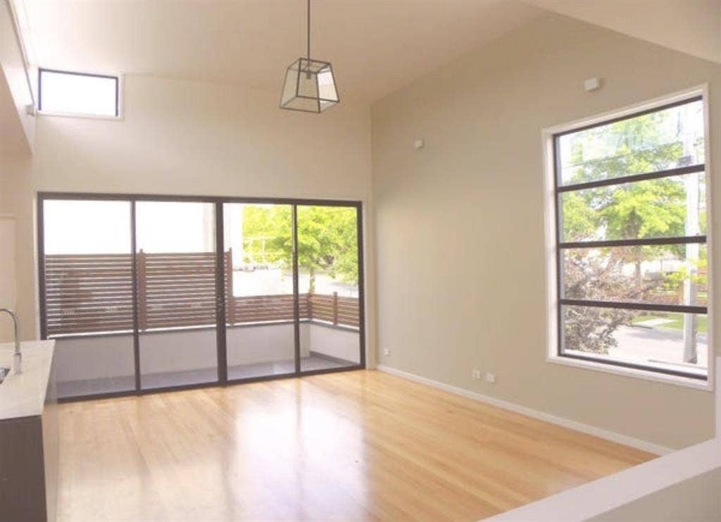 Roommate wanted, Box Hill