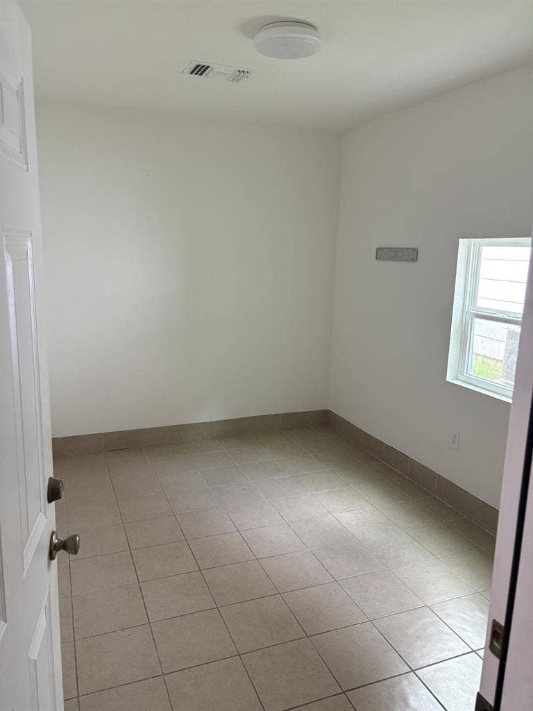 I have 2 rooms for rent