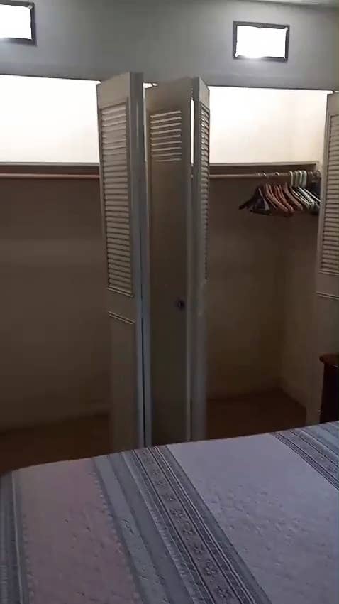Room with semi-detached bathroom