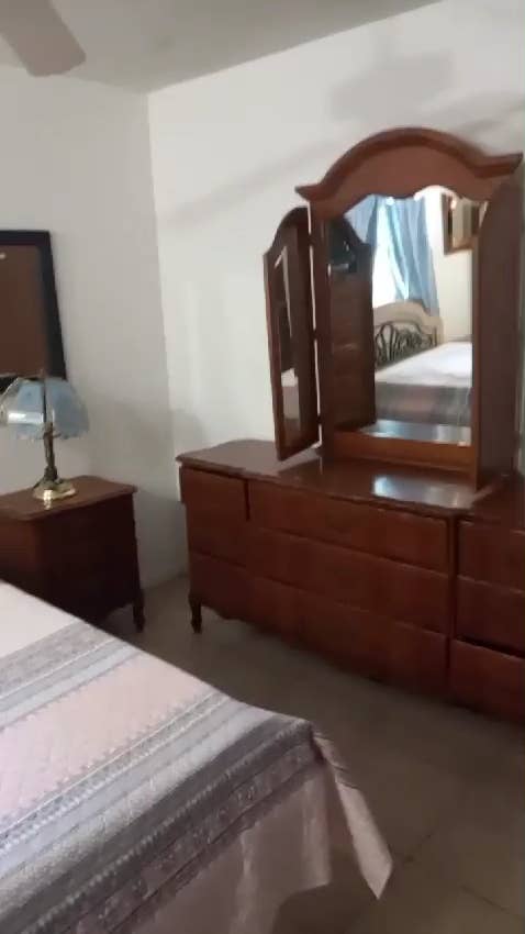 Room with semi-detached bathroom