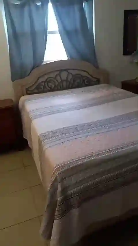 Room with semi-detached bathroom