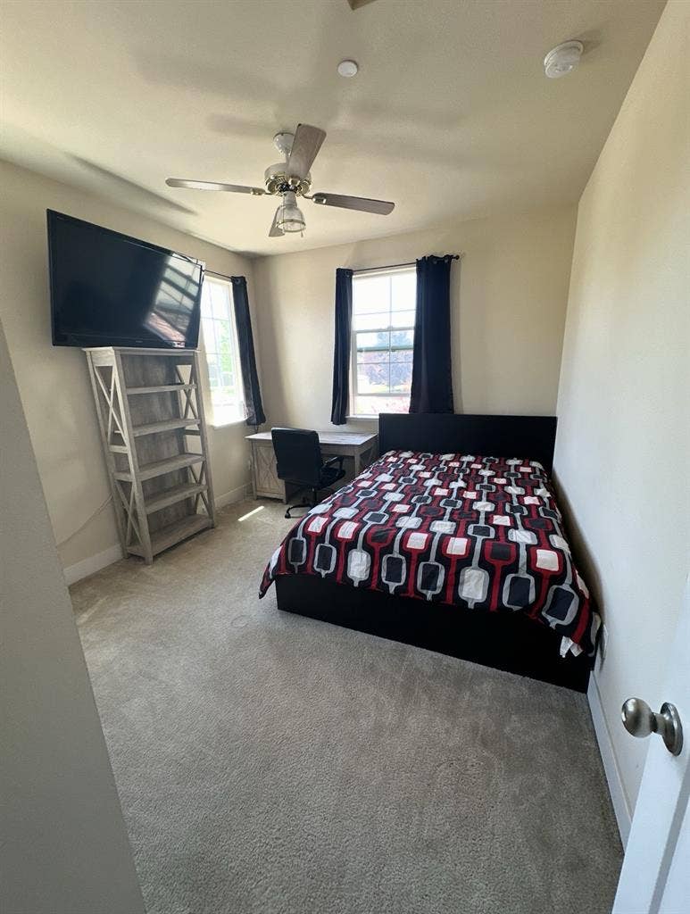 Private bathroom &bedroom for Rent
