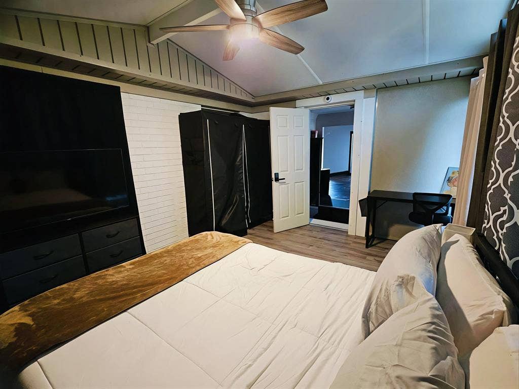 Fully Furnished Private Room