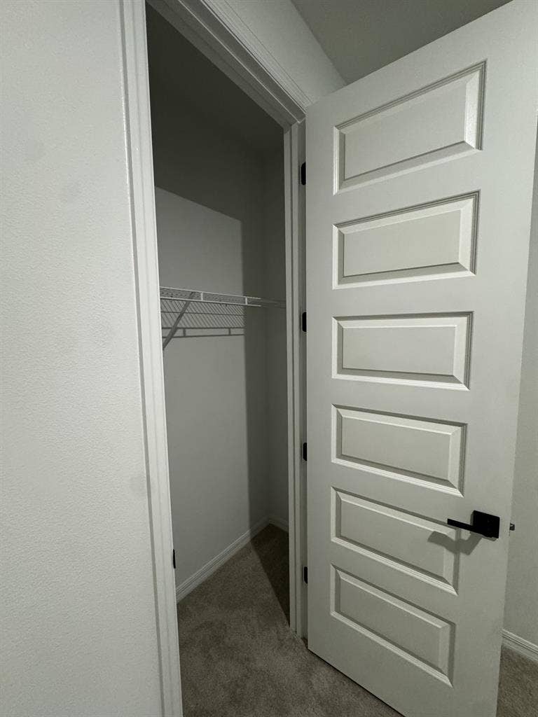 Unfurnished Rooms for Rent