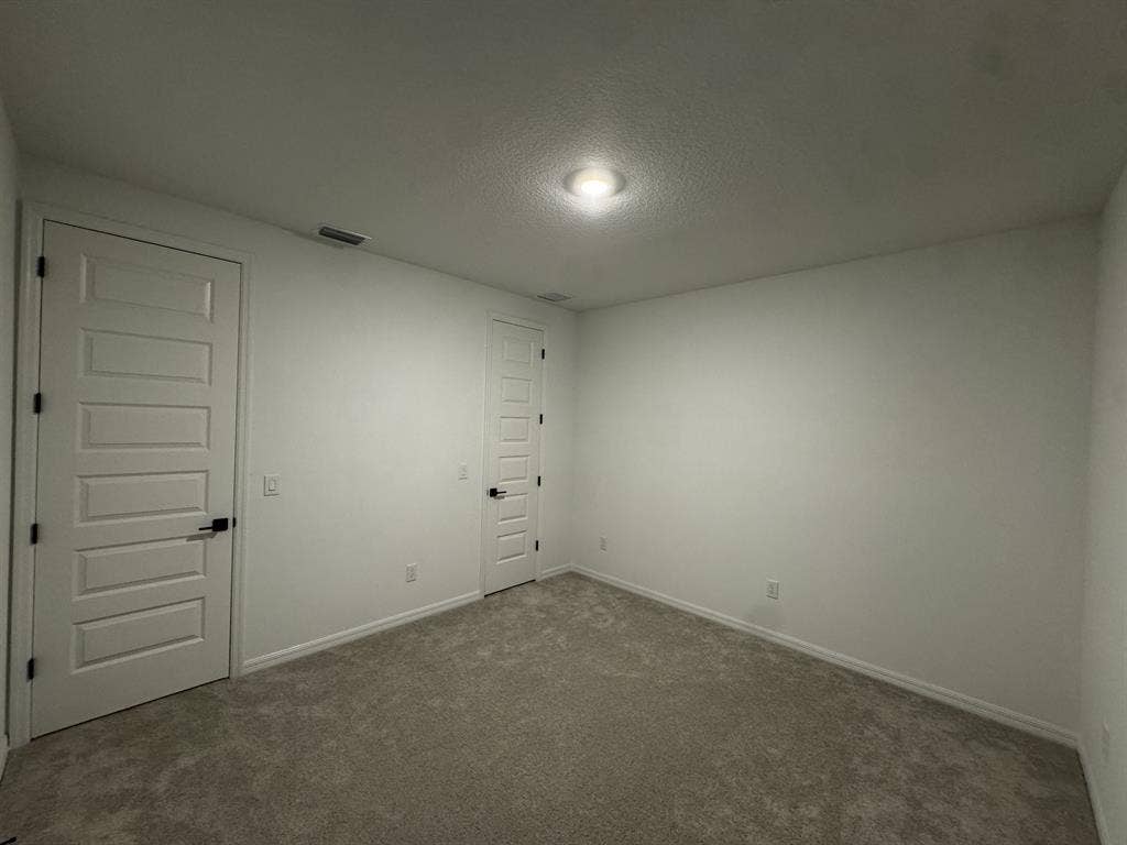 Unfurnished Rooms for Rent