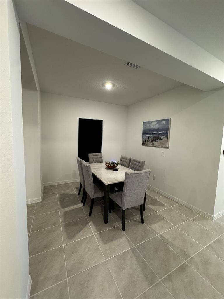 Unfurnished Rooms for Rent