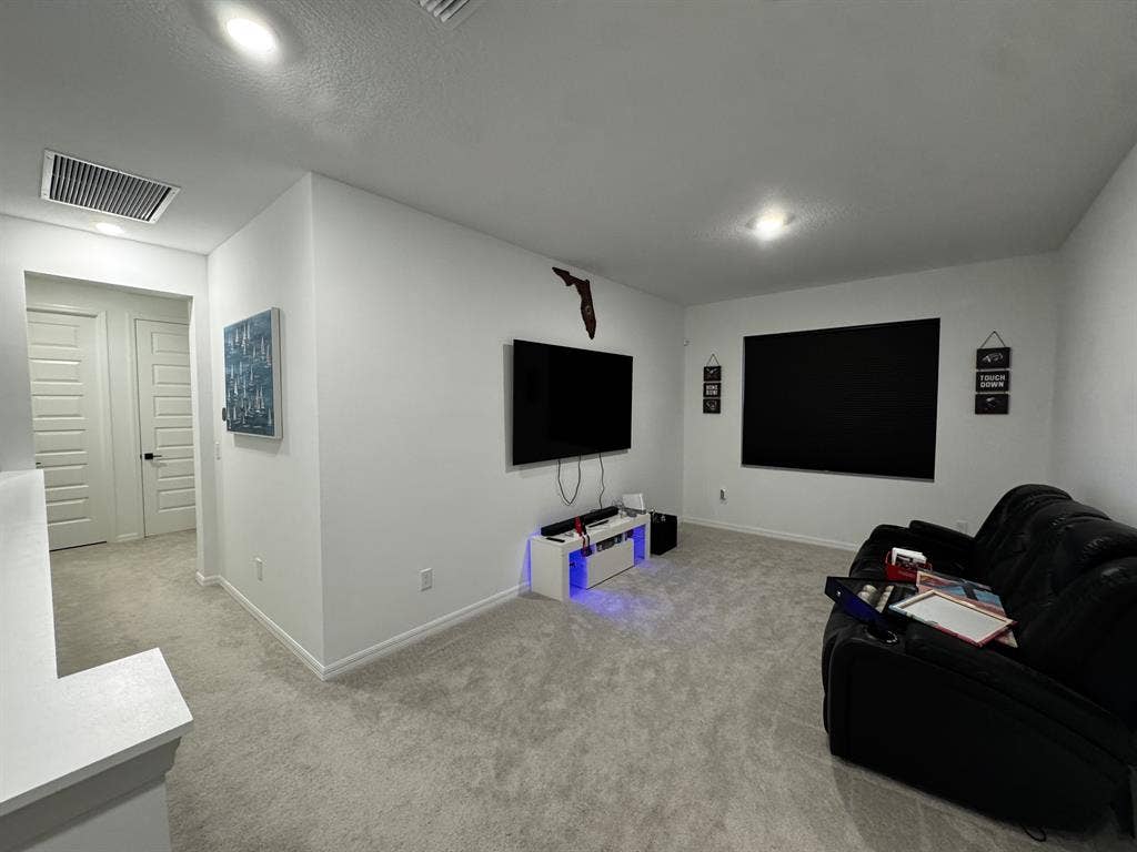 Unfurnished Rooms for Rent
