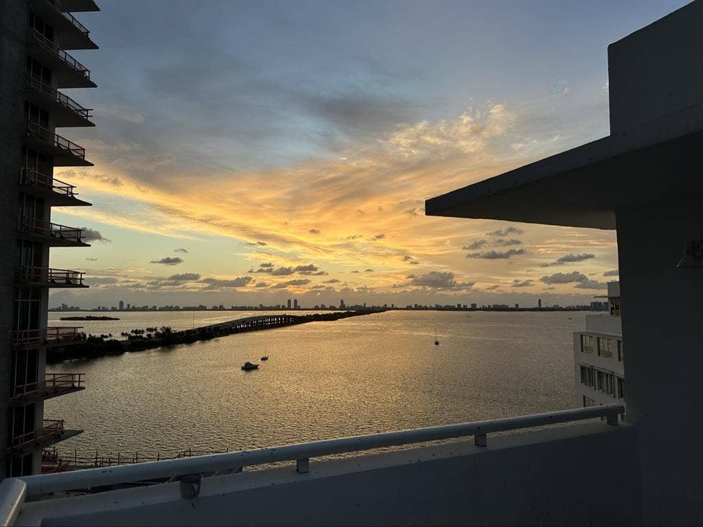 Top Floor Waterfront Penthouse