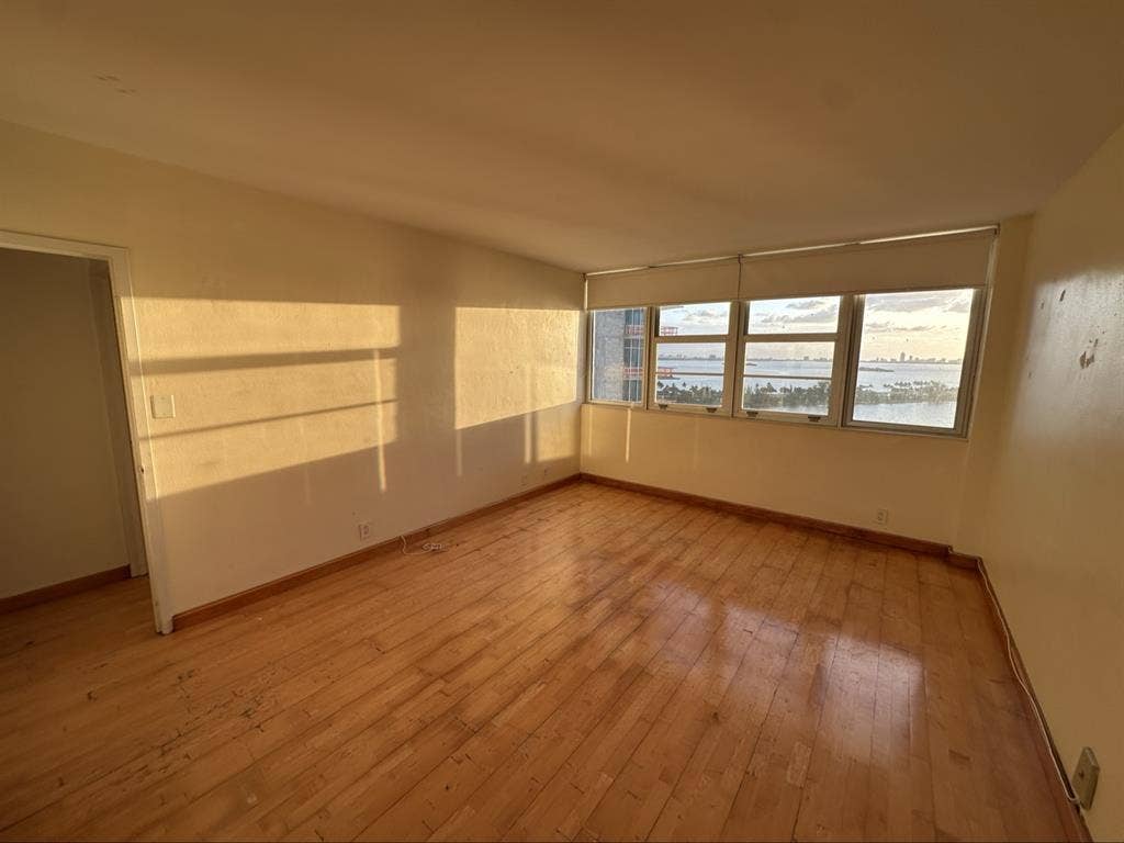 Top Floor Waterfront Penthouse