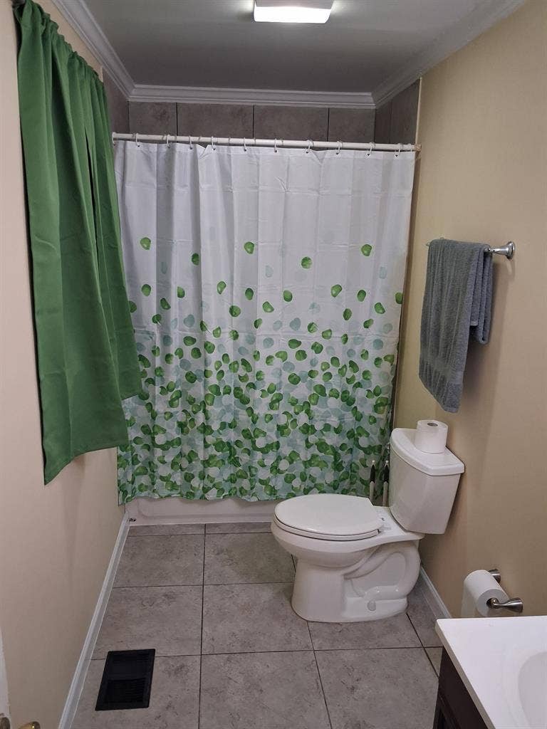 Sweet Spacious Ranch in ATL 30318