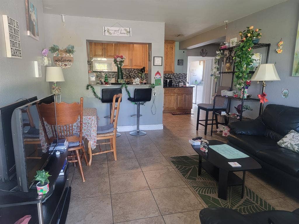 Shared room for rent