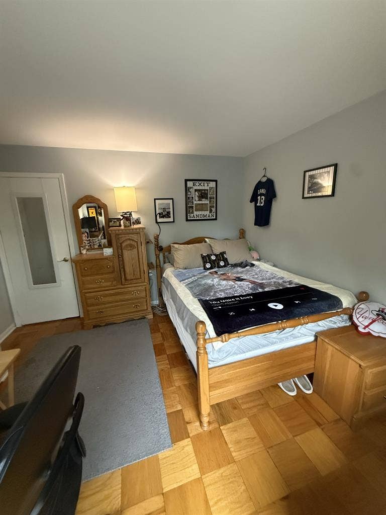 1 room in 3 bedroom Townhouse