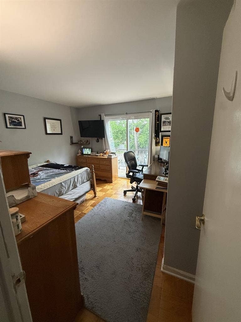 1 room in 3 bedroom Townhouse