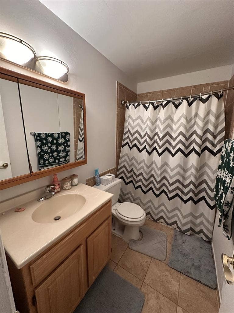 1 room in 3 bedroom Townhouse