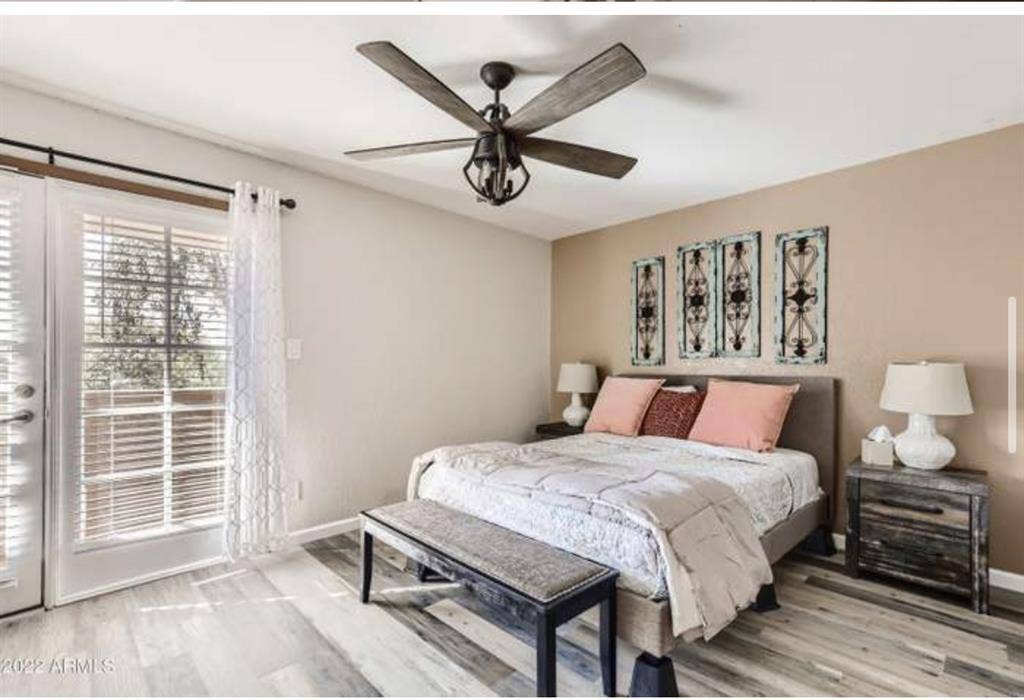 Female Roomate - private bed/ba PHX
