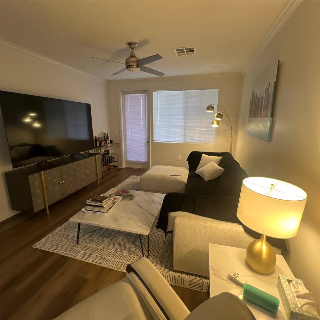 Spacious Bedroom & Bathroom MDR