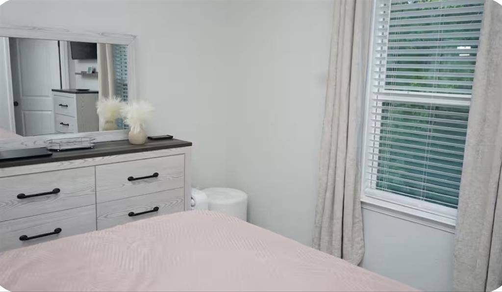 Furnished room for rent