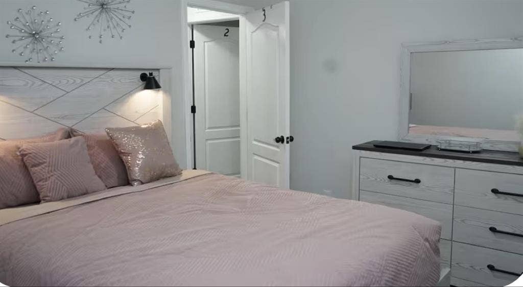 Furnished room for rent