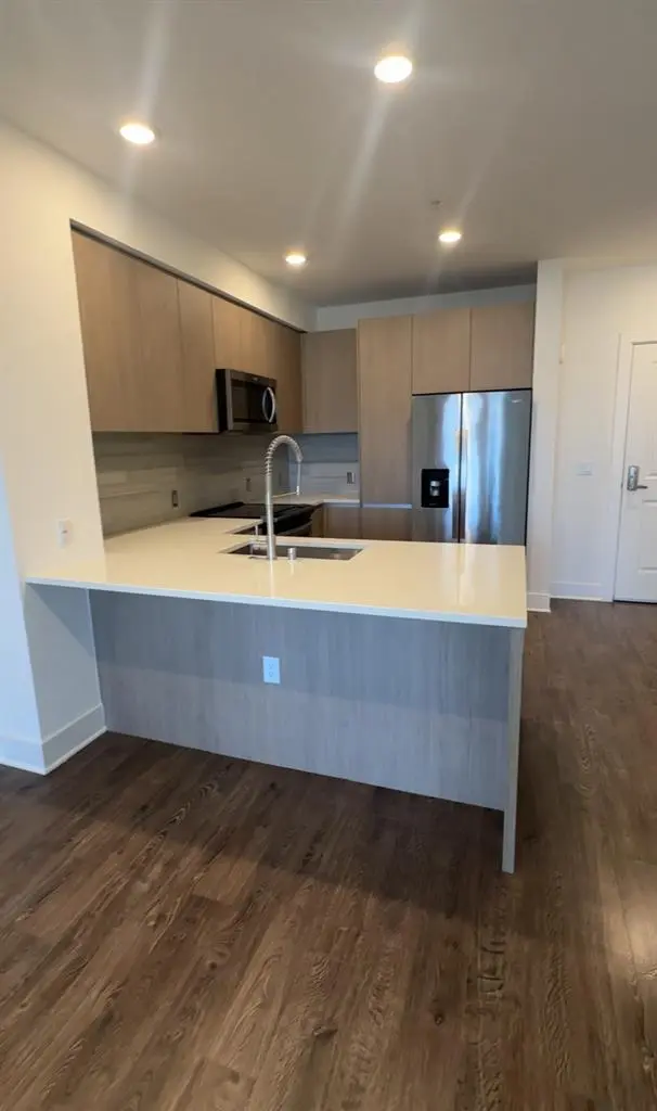 LEASE TAKEOVER AVAILABLE