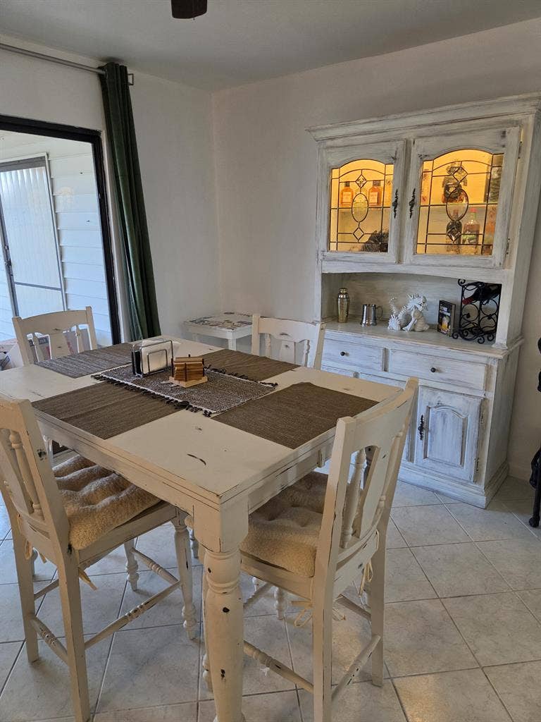Looking for a roommate!