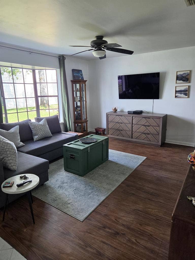 Looking for a roommate!