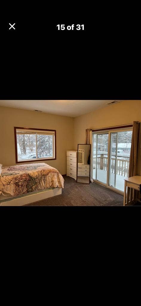 Huge 7 bedrm almost lakefront home!