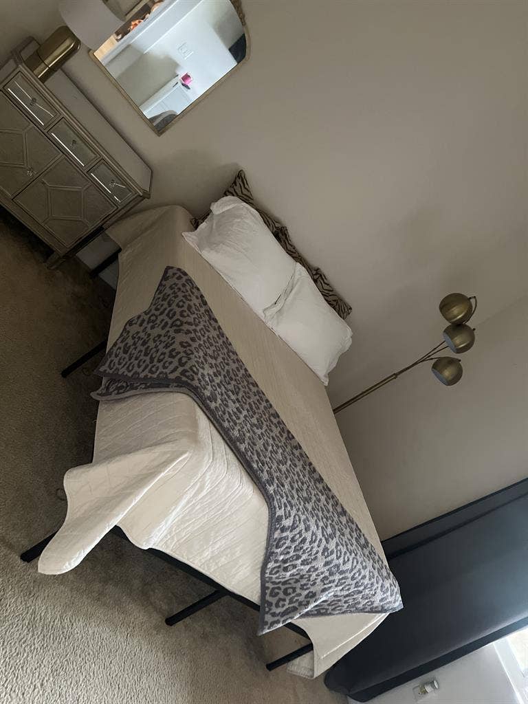 Gateway apartment