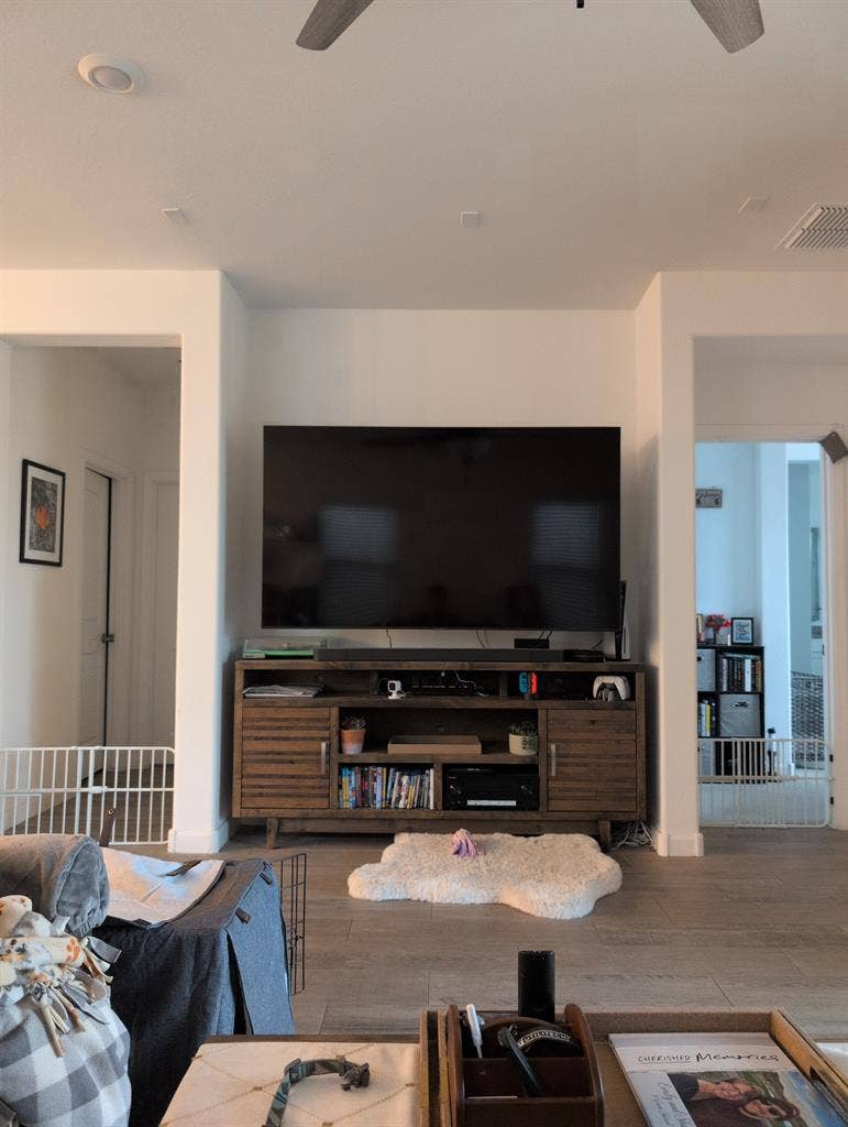 Room For Rent in Friendly Home