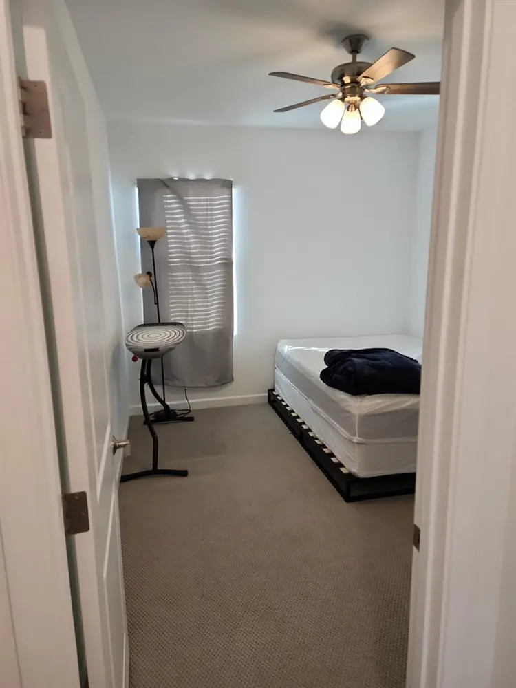 Room For Rent in Friendly Home