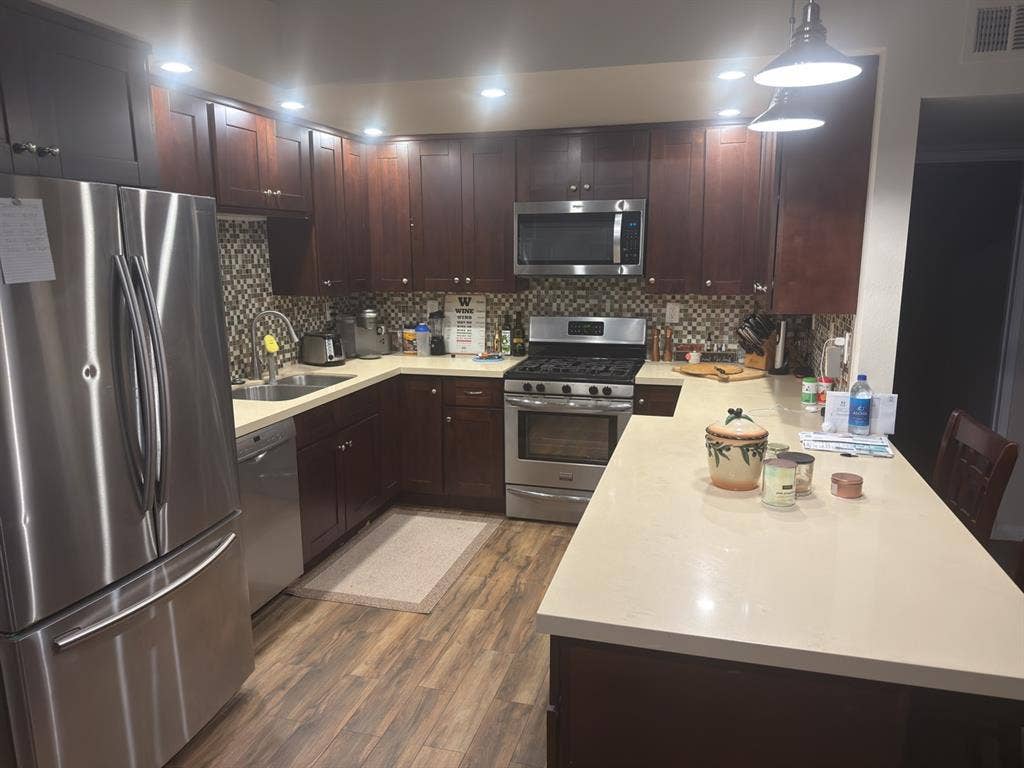 New roommate wanted