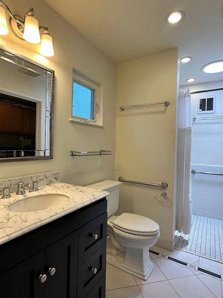 Looking for new housemate!