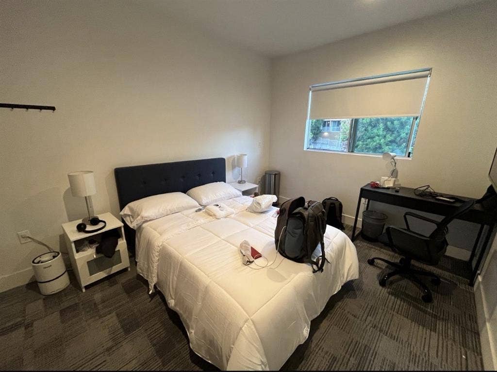 Private room in Hollywood (center)