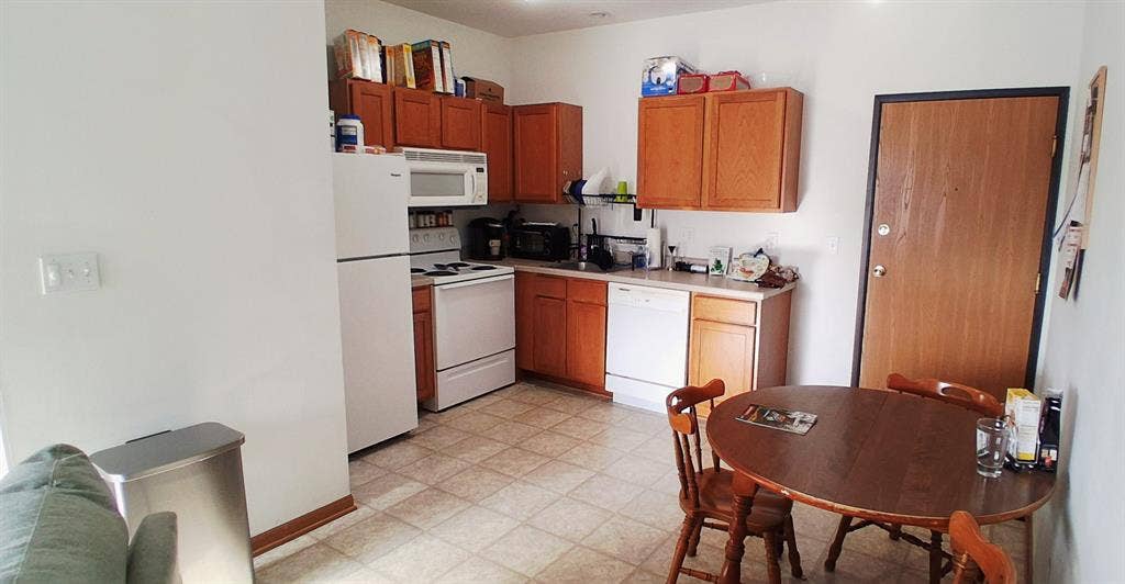 Looking for a roommate