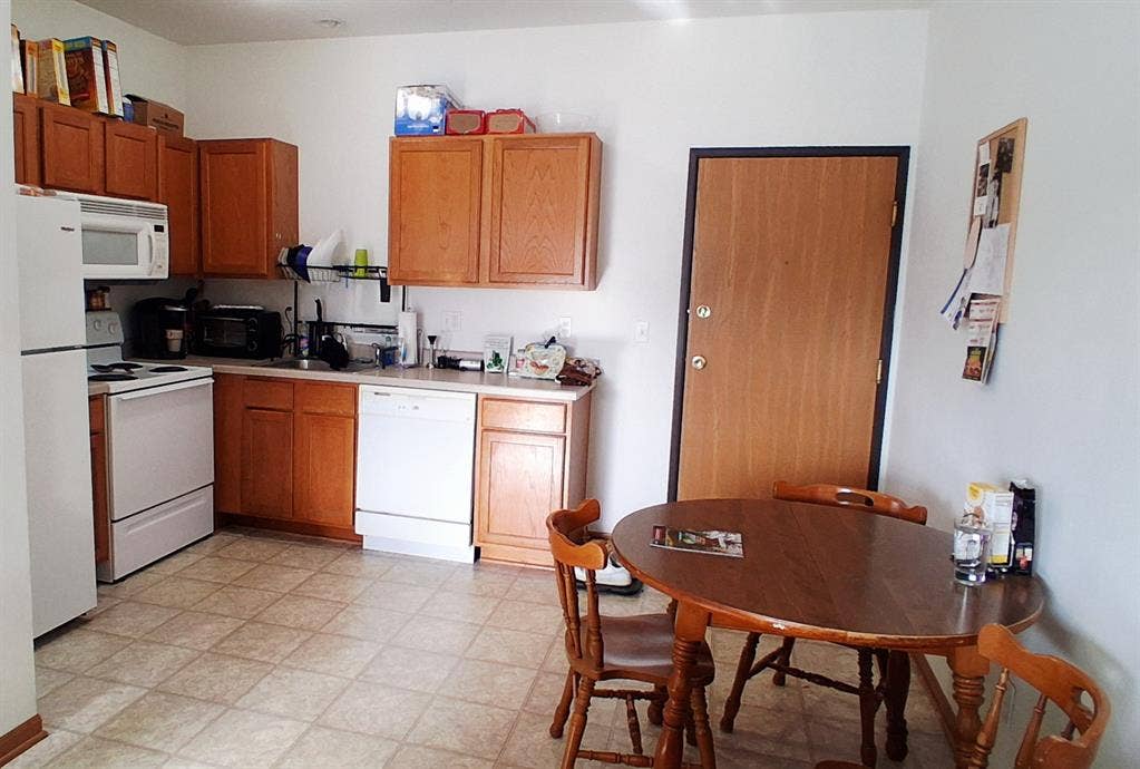 Looking for a roommate