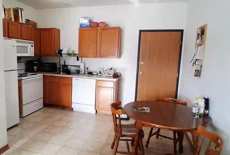 Looking for a roommate
